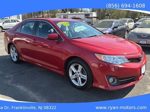 Used 2013 Toyota Camry SE FWD image 3