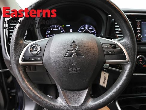 Used 2018 Mitsubishi Outlander AWD image 10