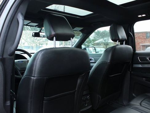 Used 2018 Ford Explorer Sport image 34