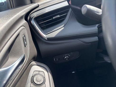 Used 2025 Buick Encore GX Preferred image 33