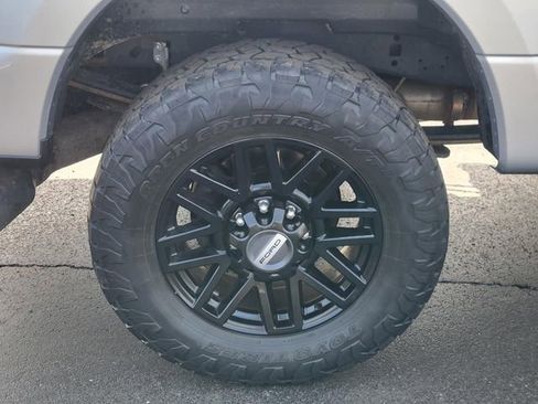 Used 2022 Ford F250 Lariat w/ Black Appearance Package image 43