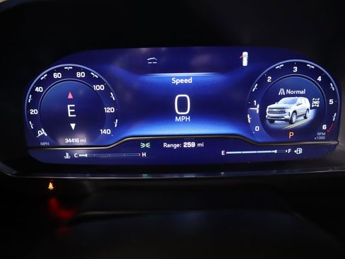 Used 2024 Chevrolet Tahoe Premier image 4