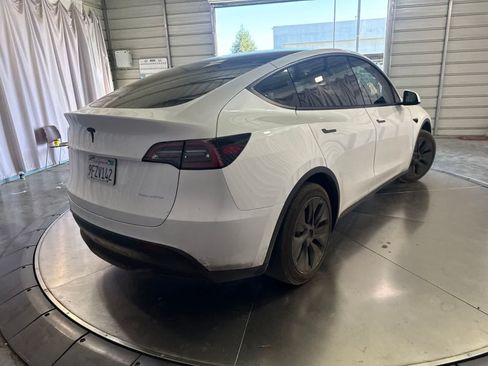 Used 2023 Tesla Model Y Long Range AWD/4WD image 5