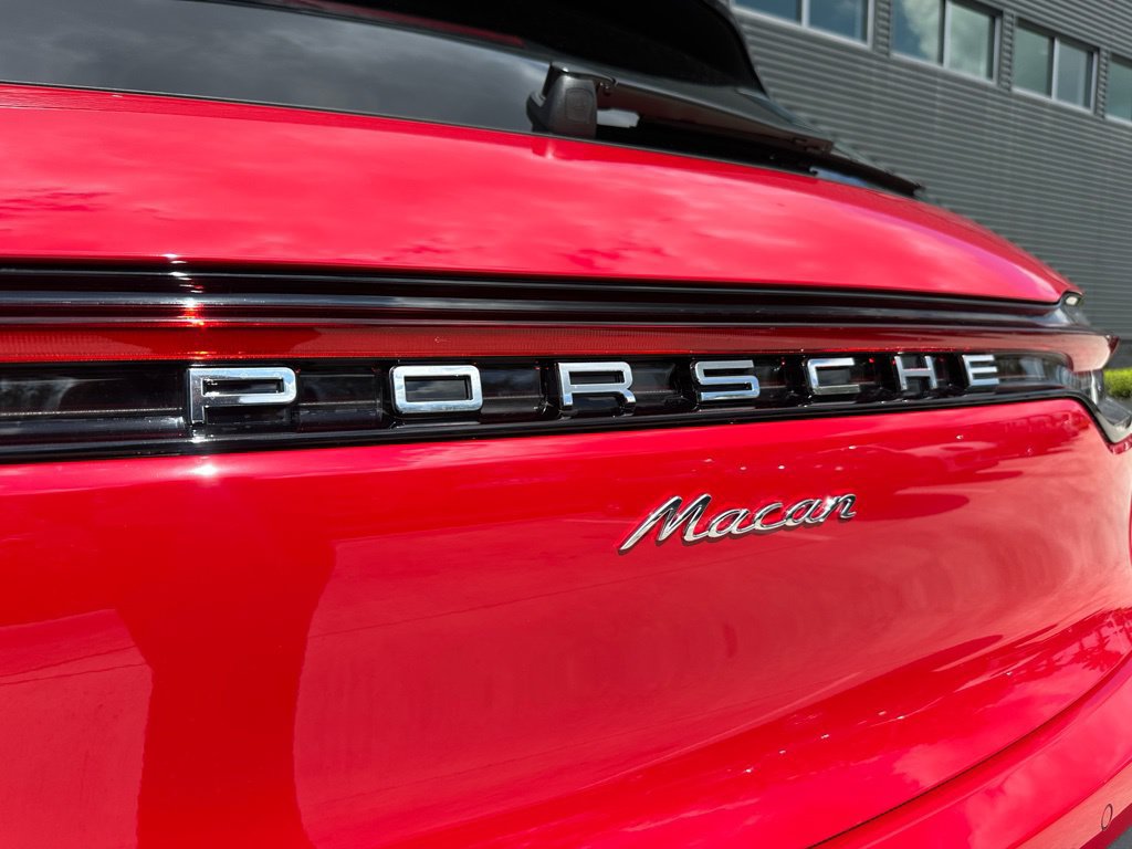 Used 2026 Porsche Macan AWD/4WD image 15