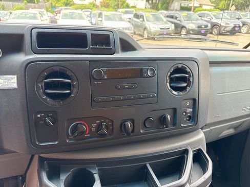 Used 2019 Ford E-350 and Econoline 350 Super Duty image 26