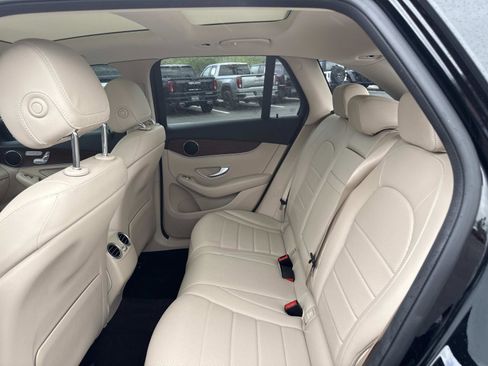 Used 2022 Mercedes-Benz GLC 300 4MATIC w/ Driver Assistance Package image 15