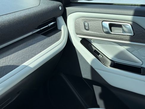 New 2026 Ford Explorer Platinum w/ LUX Leather Package image 34