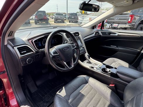 Used 2015 Ford Fusion SE w/ Equipment Group 202A FWD image 17