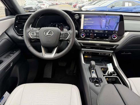 Used 2026 Lexus TX 350 AWD w/ Technology Package image 8