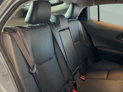 Used 2025 Toyota Prius XLE FWD image 32