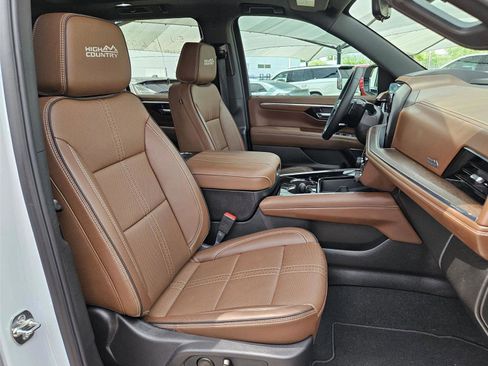 Used 2026 Chevrolet Tahoe High Country RWD image 29
