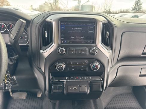 Used 2022 Chevrolet Silverado 3500 LT image 16