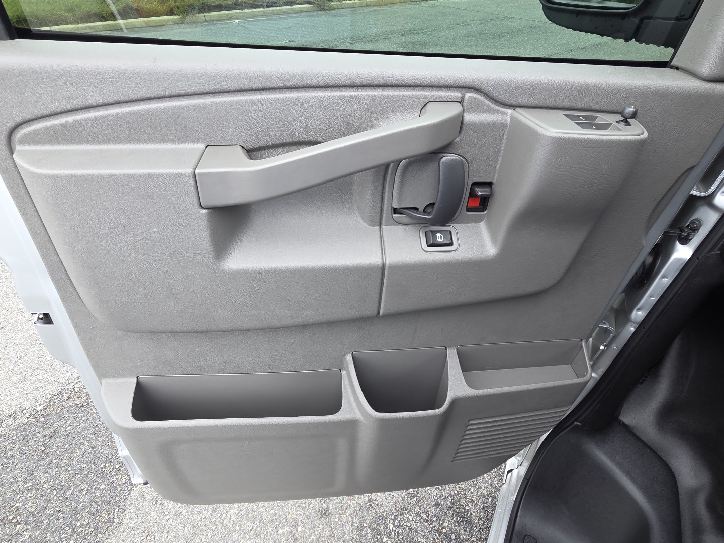 New 2026 GMC Savana 2500 w/ Driver Convenience Package RWD image 22