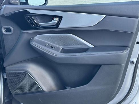 Certified 2025 Acura MDX w/ Technology Package image 8