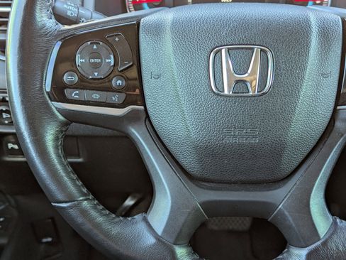 Used 2020 Honda Pilot Touring image 21