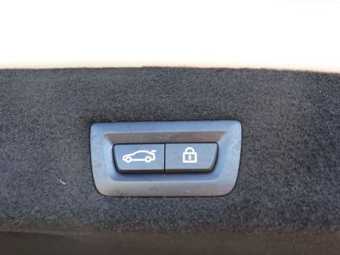 Used 2022 BMW 750i xDrive w/ Luxury Rear Seating Package AWD/4WD image 13