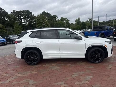 Used 2026 Volkswagen Tiguan SE R-Line FWD image 16