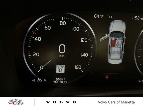 Used 2022 Volvo S60 B5 Momentum w/ Premium Package image 11