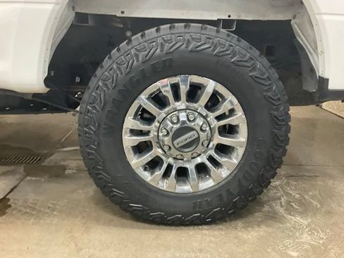 Used 2021 Ford F250 Lariat w/ Chrome Package AWD/4WD image 18