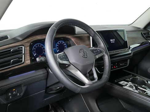 Certified 2025 Volkswagen Atlas SEL Premium R-Line image 11