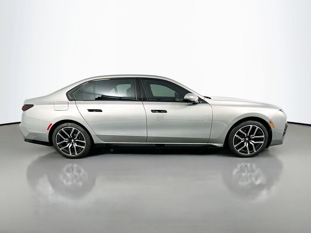 Certified 2023 BMW 740i RWD image 4