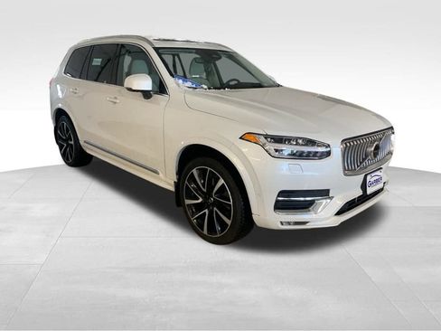 Used 2023 Volvo XC90 B6 Plus image 7