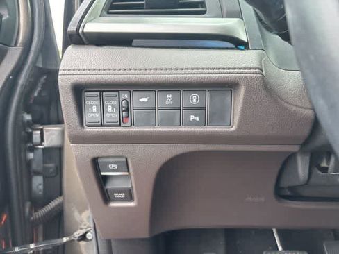 Used 2023 Honda Odyssey Touring image 10