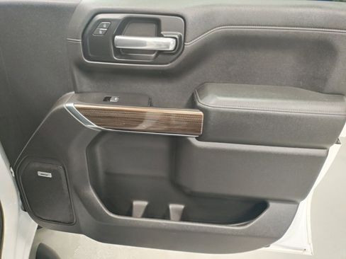 Used 2019 Chevrolet Silverado 1500 LT Trail Boss image 9