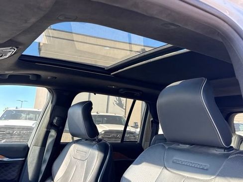 Used 2022 Jeep Grand Cherokee Summit AWD/4WD image 20