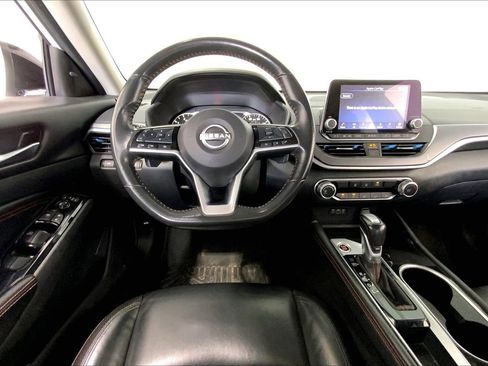 Used 2023 Nissan Altima 2.5 SR FWD image 14