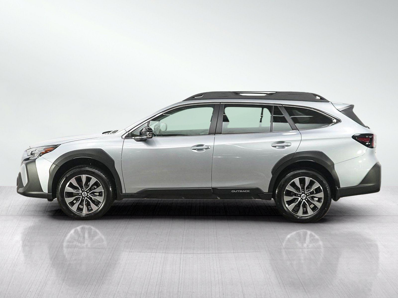 Used 2024 Subaru Outback Limited AWD/4WD image 2
