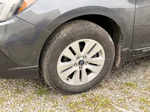 Used 2019 Subaru Outback 2.5i Premium image 5