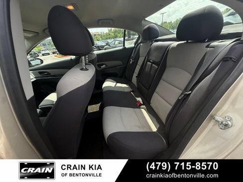 Used 2013 Chevrolet Cruze LS FWD image 22