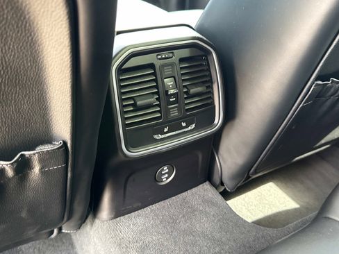 Used 2022 Porsche Macan GTS image 37