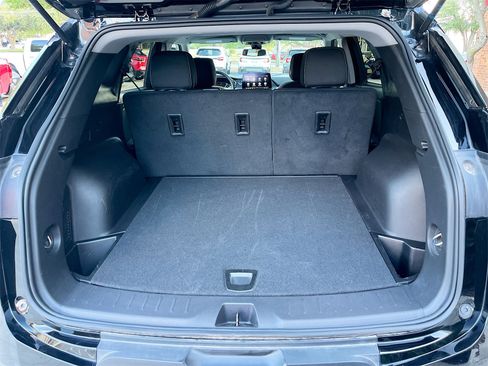 Used 2025 Chevrolet Blazer LT image 24