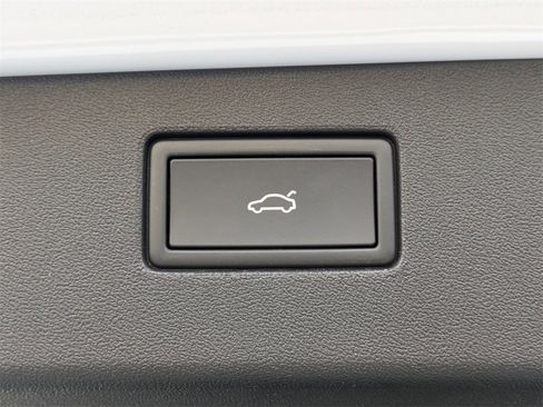 Certified 2026 Volkswagen Tiguan SEL R-Line image 14