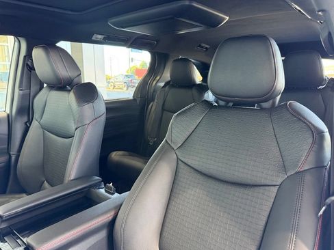 New 2026 Toyota Sienna XSE FWD image 19