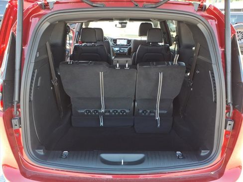 New 2027 Chrysler Pacifica Select FWD image 15
