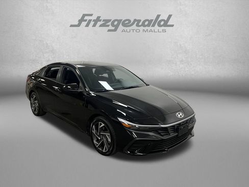 Used 2025 Hyundai Elantra SEL FWD image 8