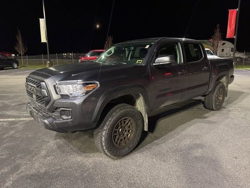 Used 2023 Toyota Tacoma 4x4 Double Cab image 2