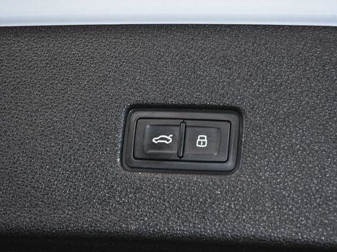 Used 2022 Audi Q8 Premium AWD/4WD image 63