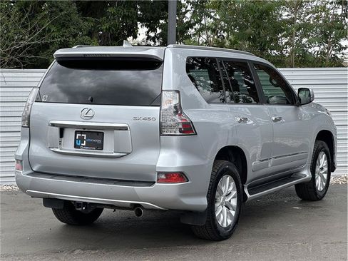 Used 2016 Lexus GX 460 w/ Premium Package AWD/4WD image 10