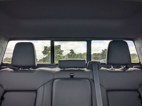 Certified 2022 Chevrolet Silverado 1500 LT Trail Boss w/ LT Trail Boss Premium Package AWD/4WD image 17