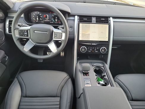 New 2026 Land Rover Discovery Limited Edition image 18