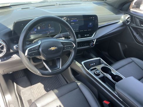 Used 2026 Chevrolet Equinox LT w/ Convenience Package II FWD image 17