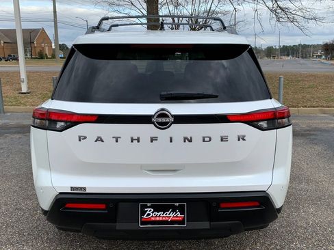 New 2026 Nissan Pathfinder SV image 4