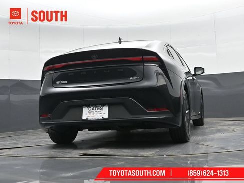 Used 2025 Toyota Prius LE AWD/4WD image 36