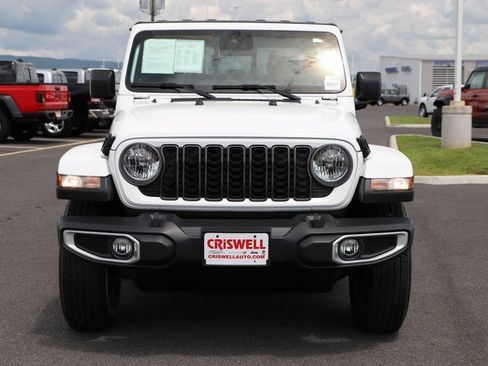Used 2024 Jeep Gladiator Sport image 7