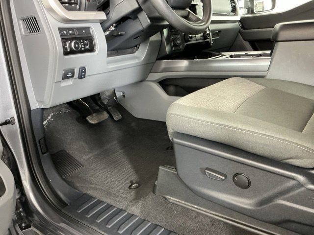 Used 2024 Ford F450 XLT w/ FX4 Off-Road Package AWD/4WD image 16