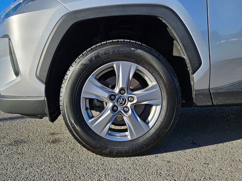 Used 2022 Toyota RAV4 XLE w/ Convenience Package image 11
